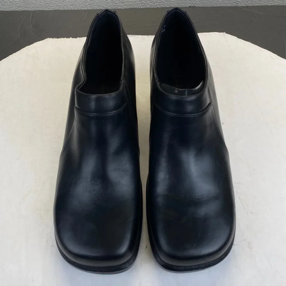 Clarks 30099‎ Black Leather Ankle Boots Heel Womans Size 9 M